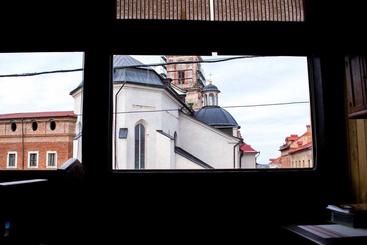 Home Hotel Kamianets-Podilskyi Exterior foto